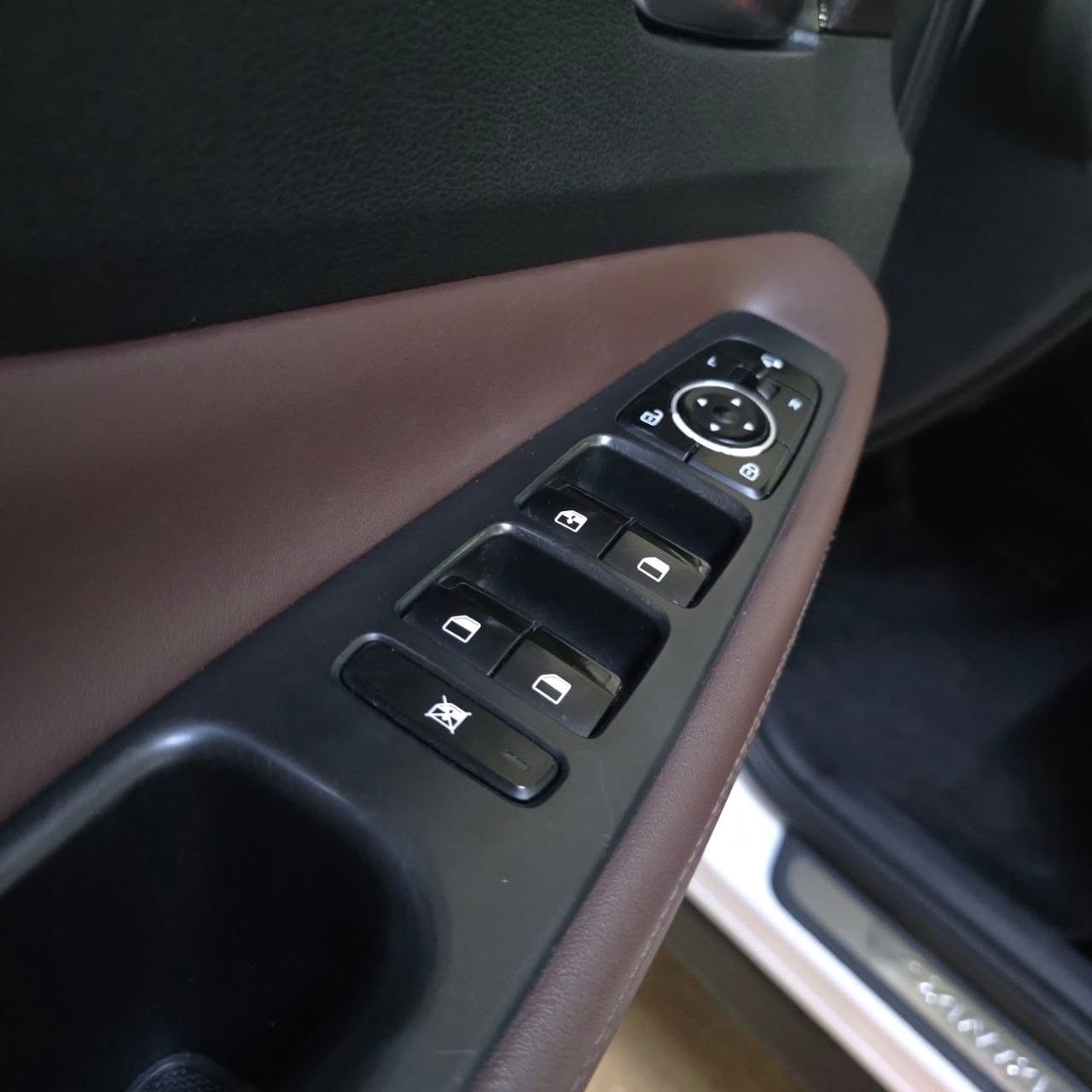 
								2019 Hyundai Santa Fe 2.2L DSL AT full									