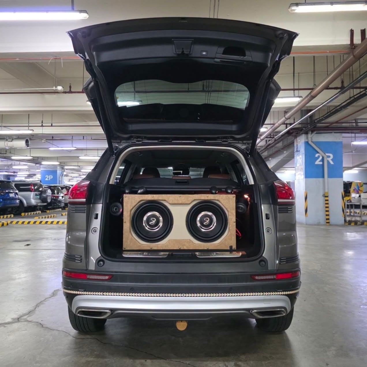 
								2023 Geely Azkarra Luxury 1.5L 4WD Hybrid AT full									