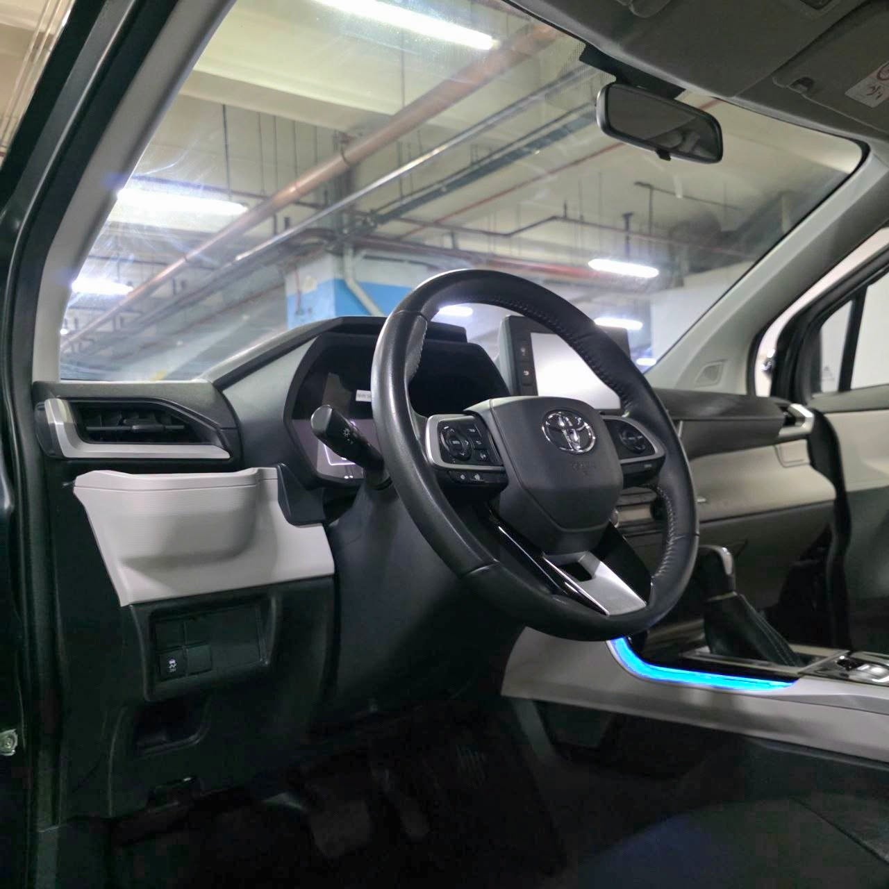 
								2024 Toyota Veloz 1.5 E AT full									