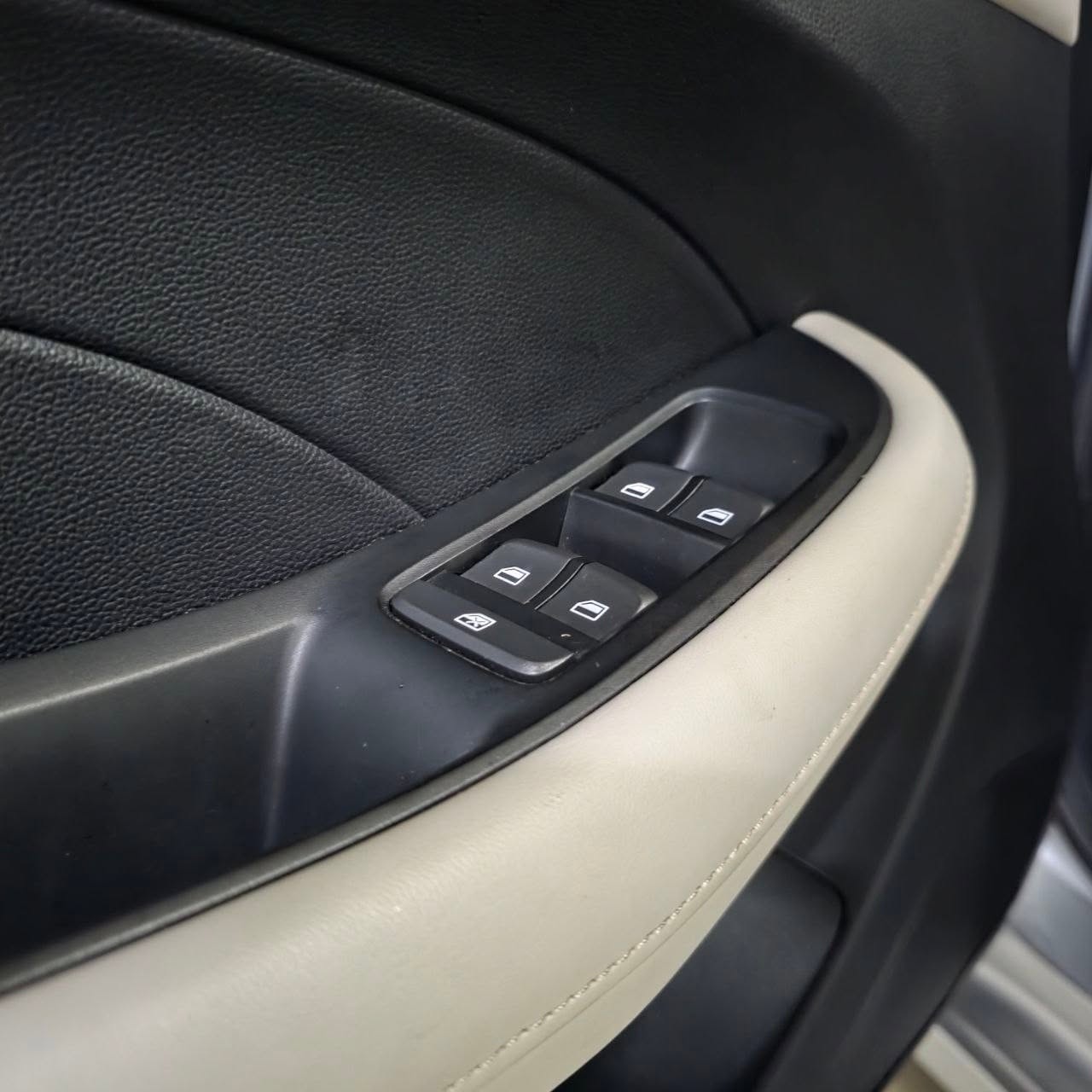 
								2022 MG 5 Style 1.5L CVT AT full									