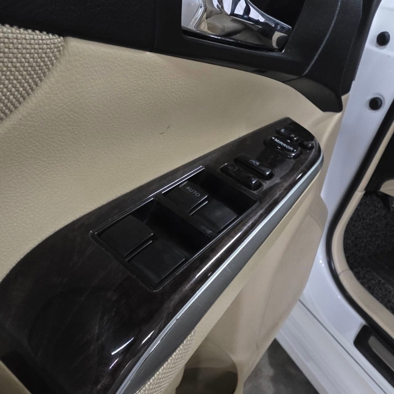 
								2016 Toyota Camry 2.5L G AT full									