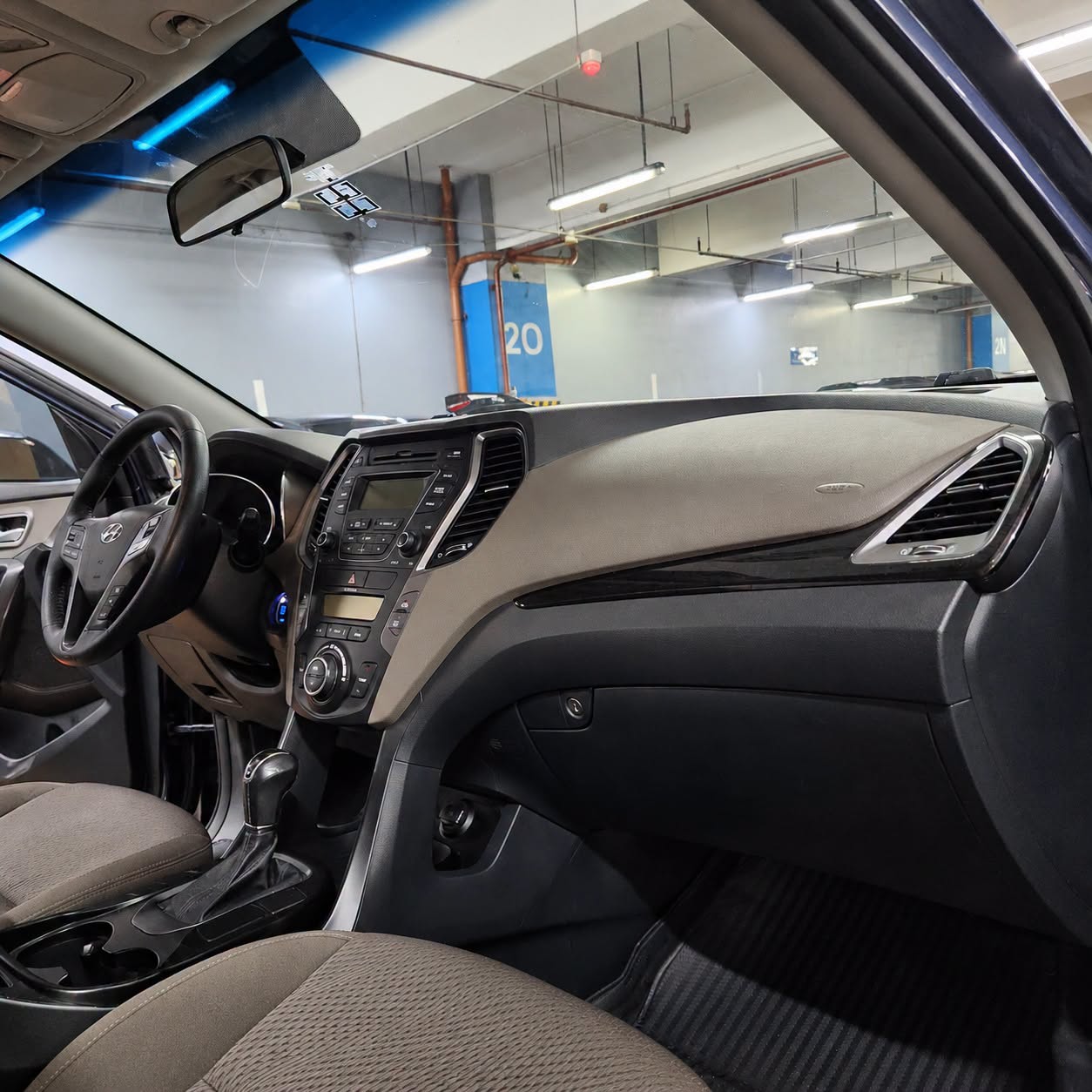 
								2015 Hyundai Santa Fe 2.2L DSL AT full									