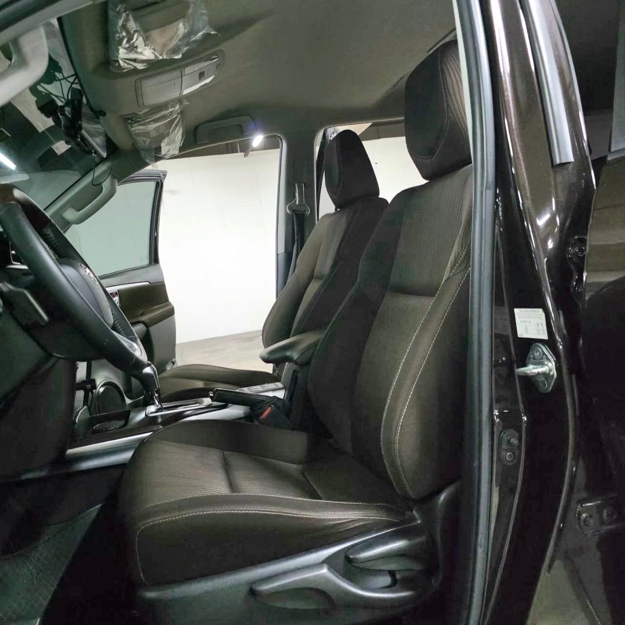 
								2020 Toyota Fortuner 2.4L G DSL AT full									