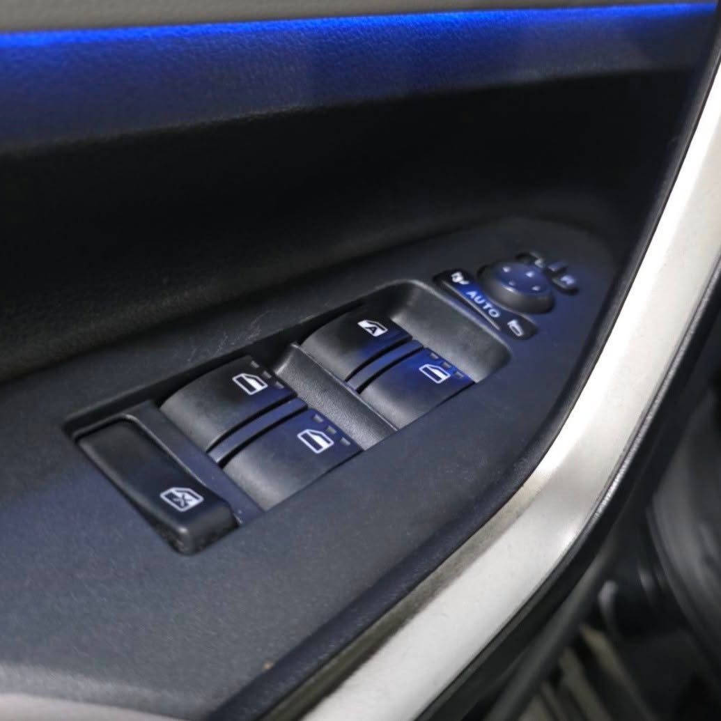 
								2024 Toyota Veloz 1.5 E AT full									