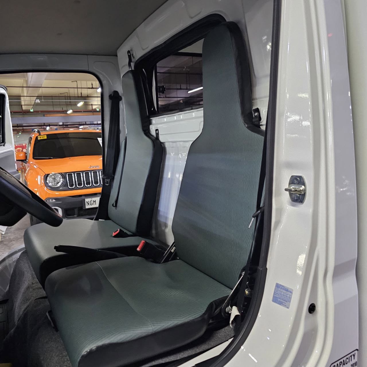 
								2025 Suzuki Carry 1.5L Cab & Chassis MT full									