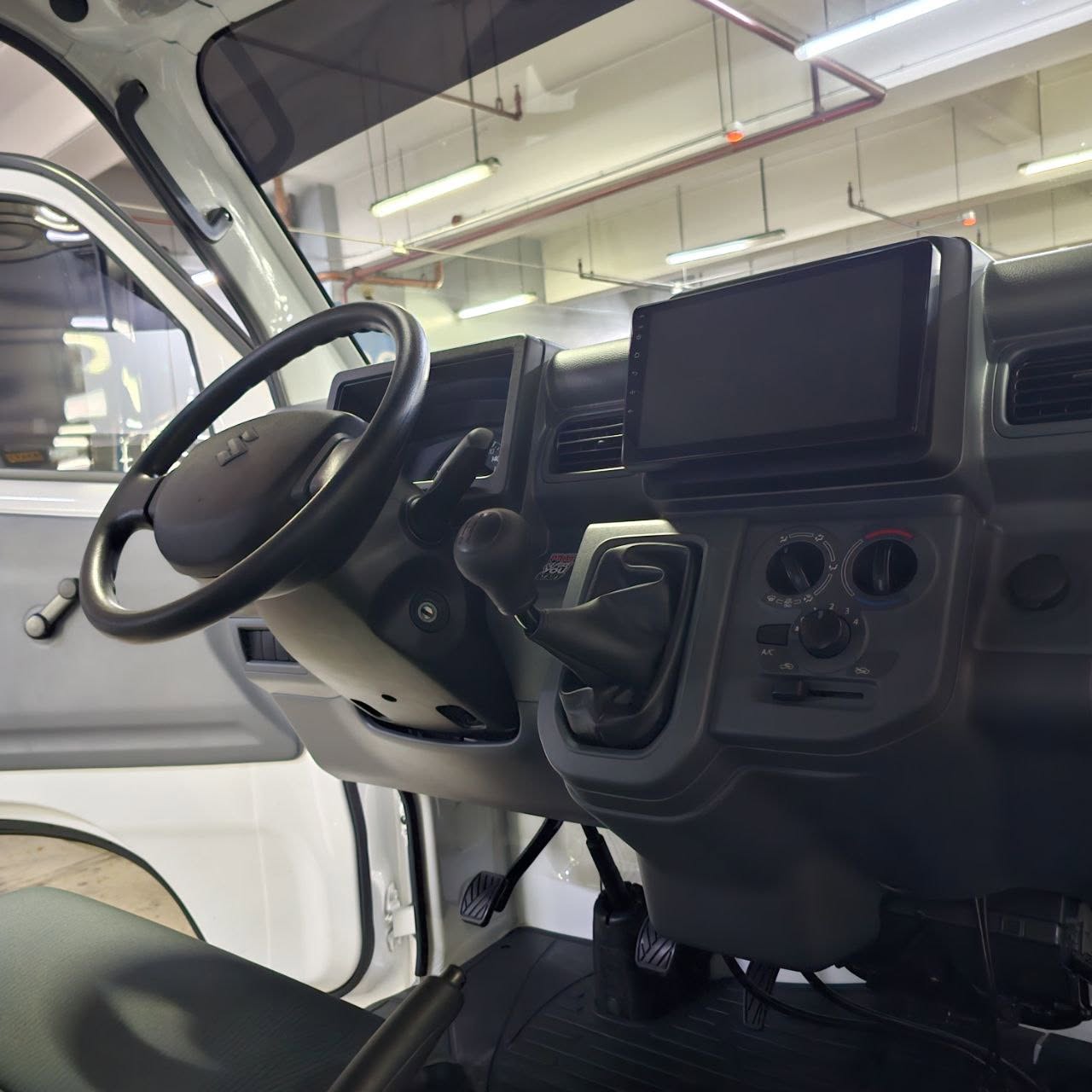
								2025 Suzuki Carry 1.5L Cab & Chassis MT full									