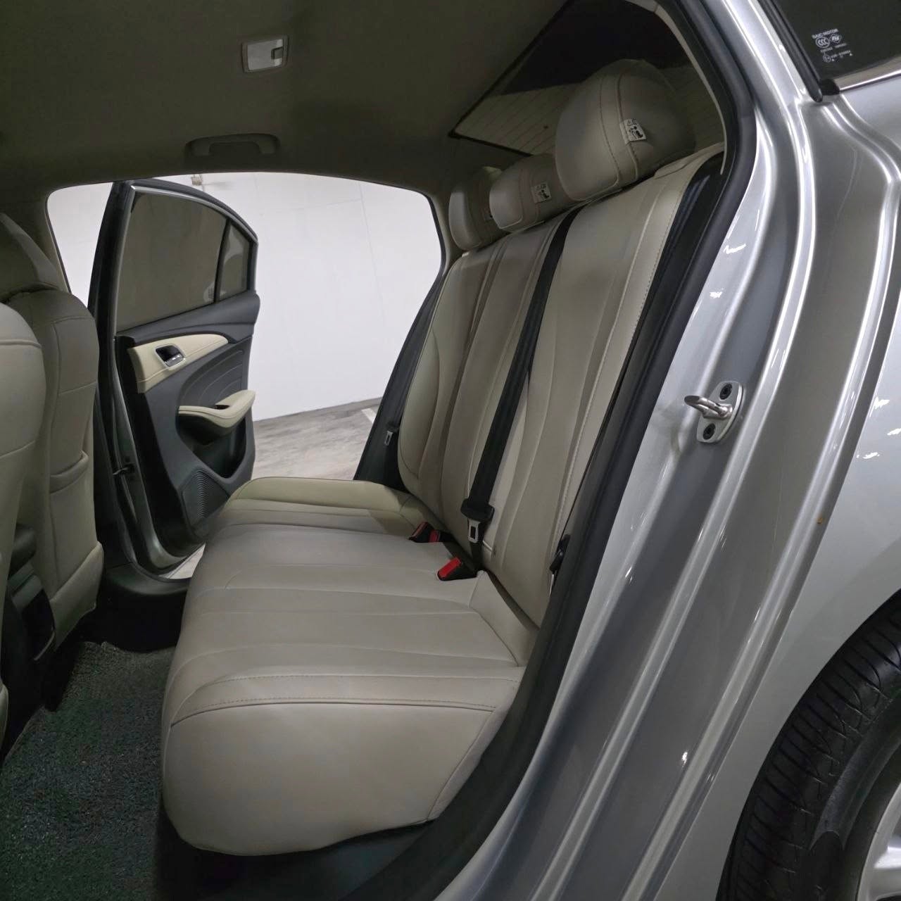 
								2022 MG 5 Style 1.5L CVT AT full									