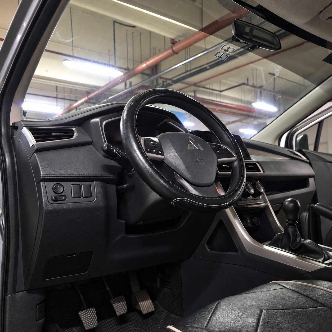 
								2025 Mitsubishi Xpander 1.5L GLX MT full									