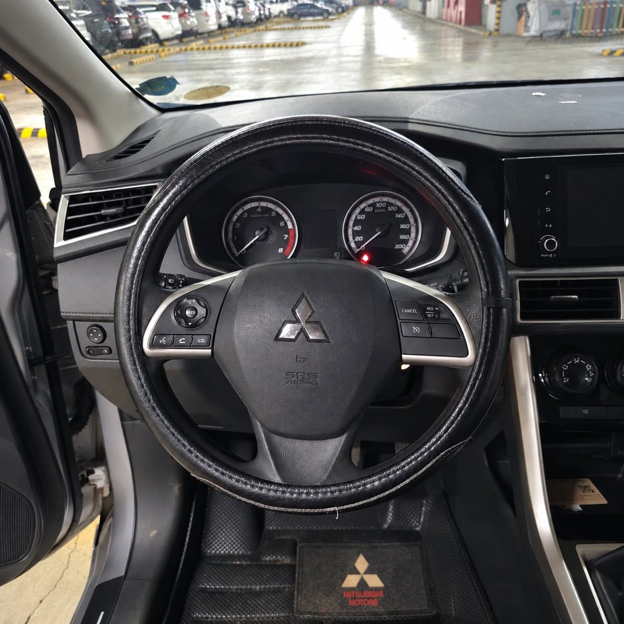 
								2025 Mitsubishi Xpander 1.5L GLX MT full									