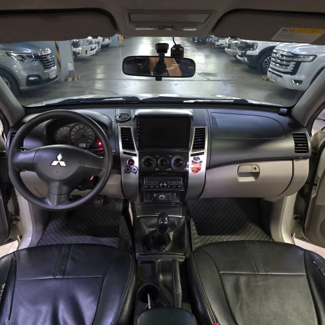 
								2014 Mitsubishi Montero Sports GLX 2.4L 4X2 DSL MT full									