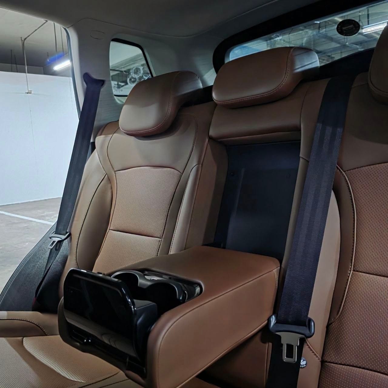 
								2023 Geely Azkarra Luxury 1.5L 4WD Hybrid AT full									