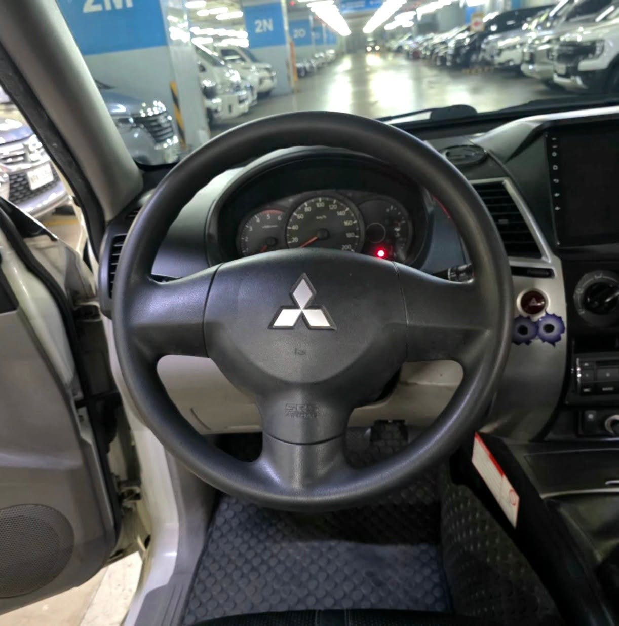 
								2014 Mitsubishi Montero Sports GLX 2.4L 4X2 DSL MT full									