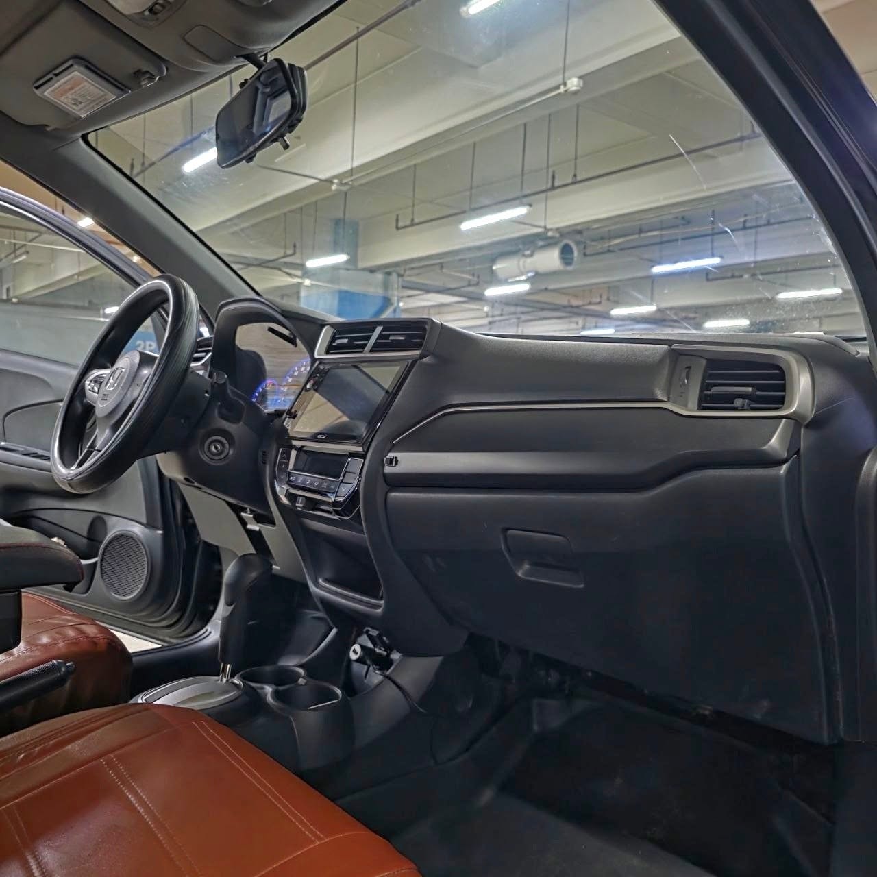 
								2018 Honda Mobilio 1.5L CVT AT full									