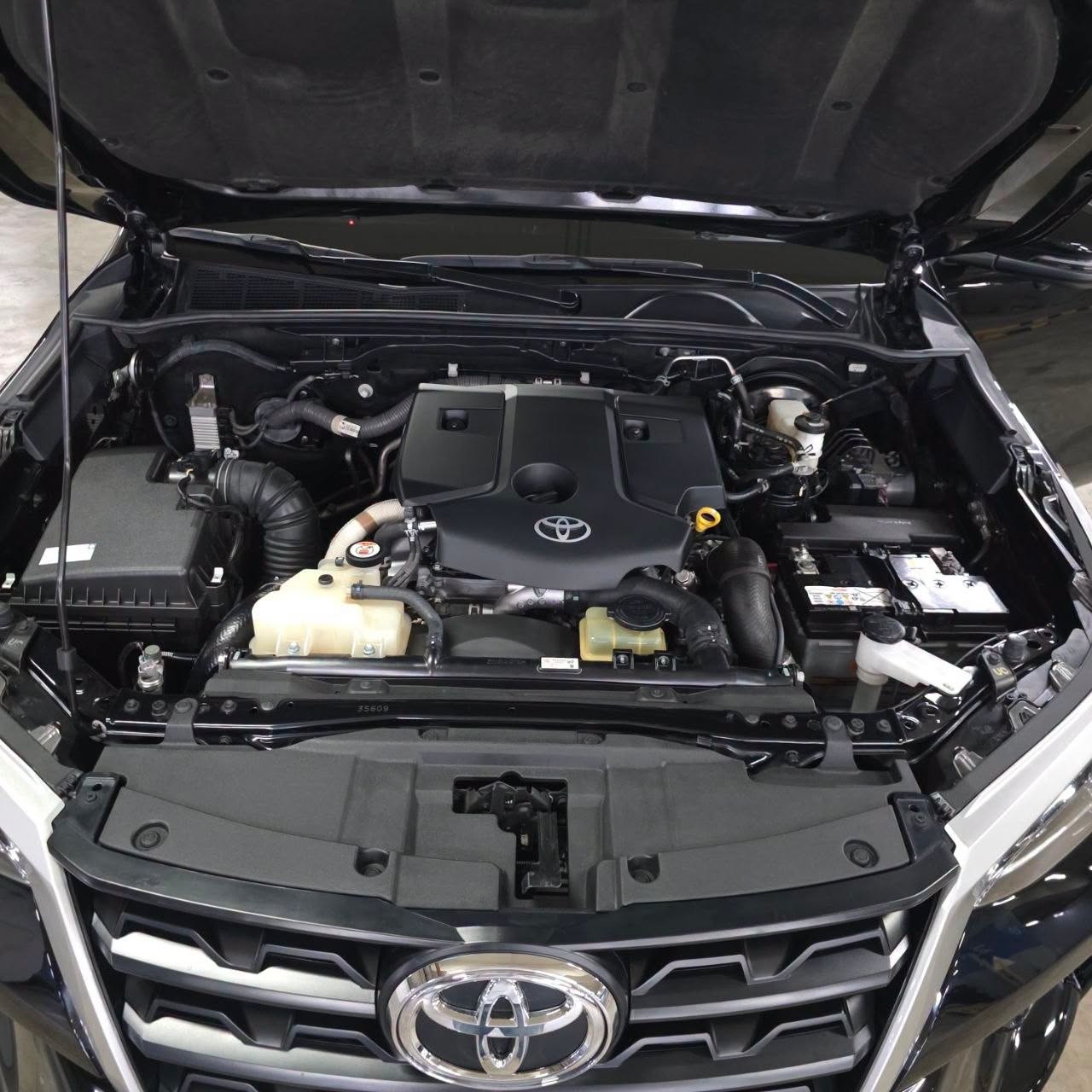 
								2024 Toyota Fortuner G 2.4L DSL AT full									
