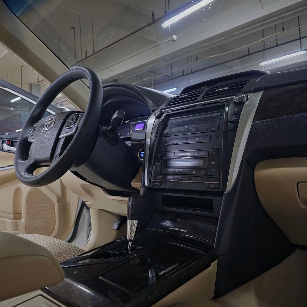 
								2016 Toyota Camry 2.5L G AT full									