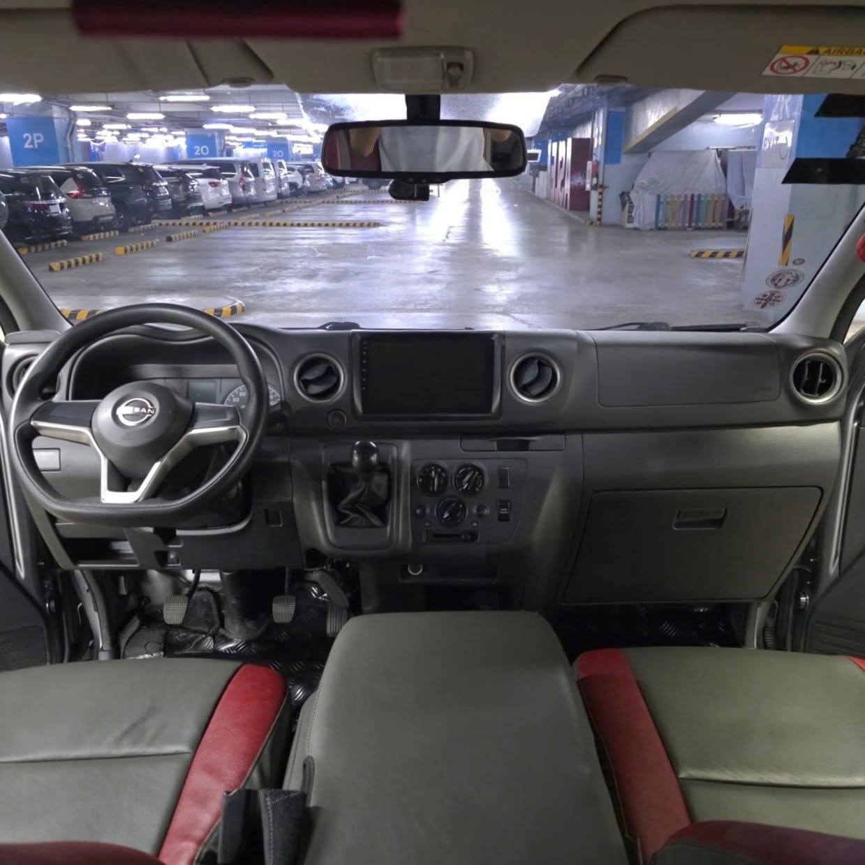 
								2024 Nissan Urvan NV350 Standard 2.5L DSL MT full									
