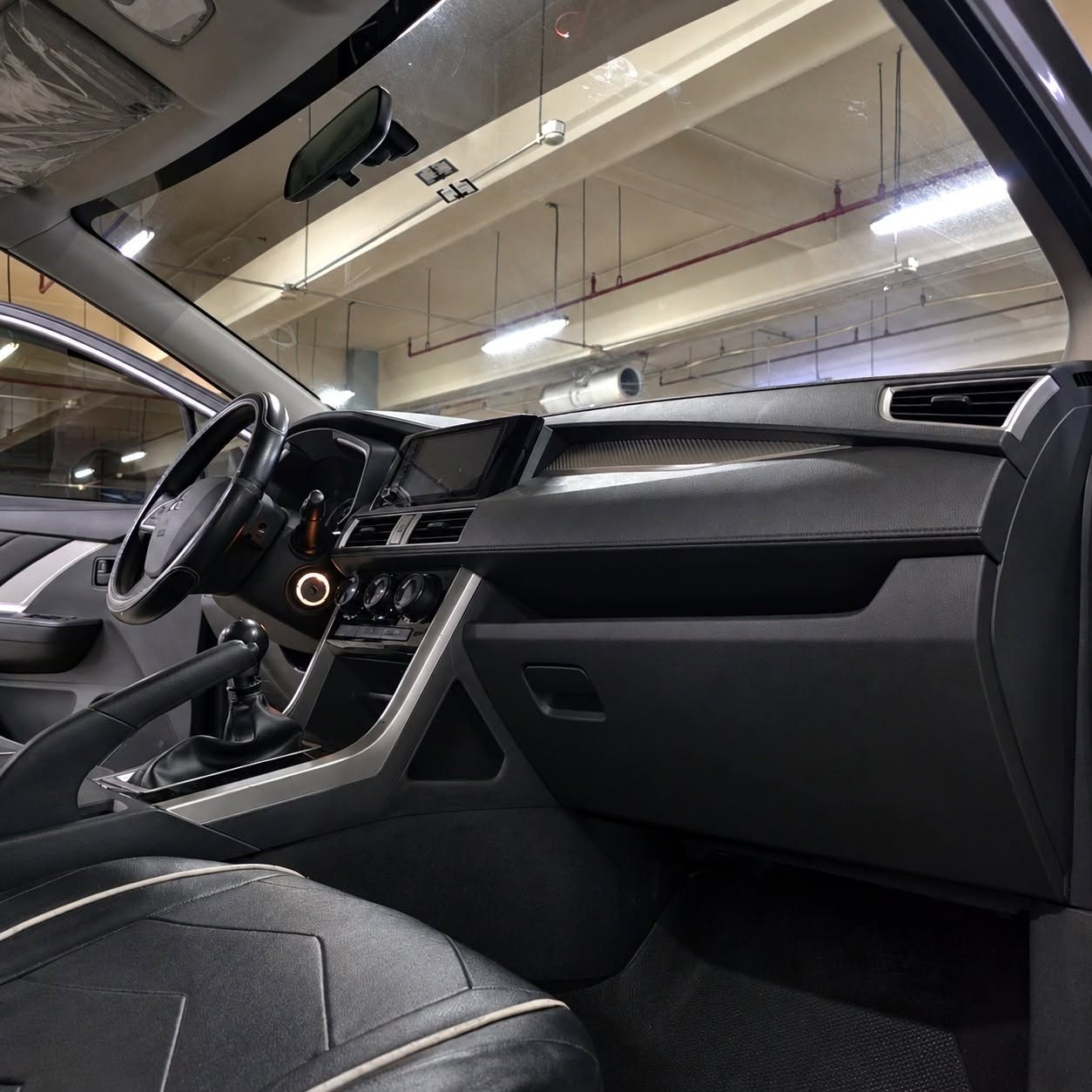 
								2025 Mitsubishi Xpander 1.5L GLX MT full									