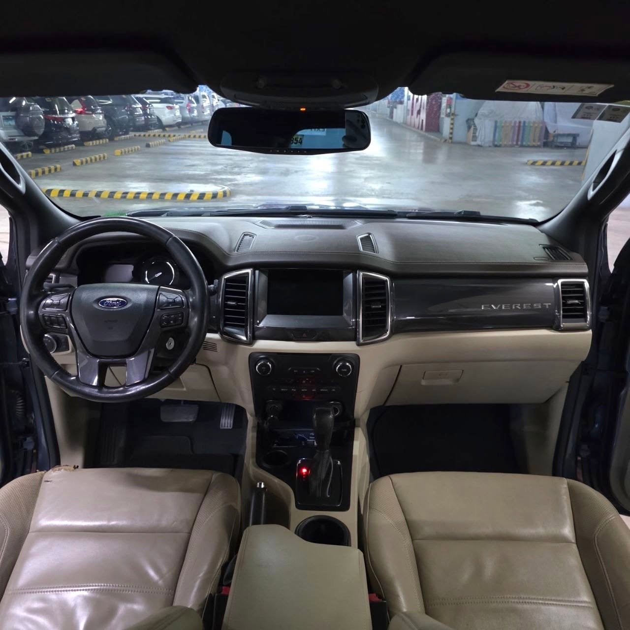 
								2016 Ford Everest Titanium 4×2 2.2L DSL AT full									