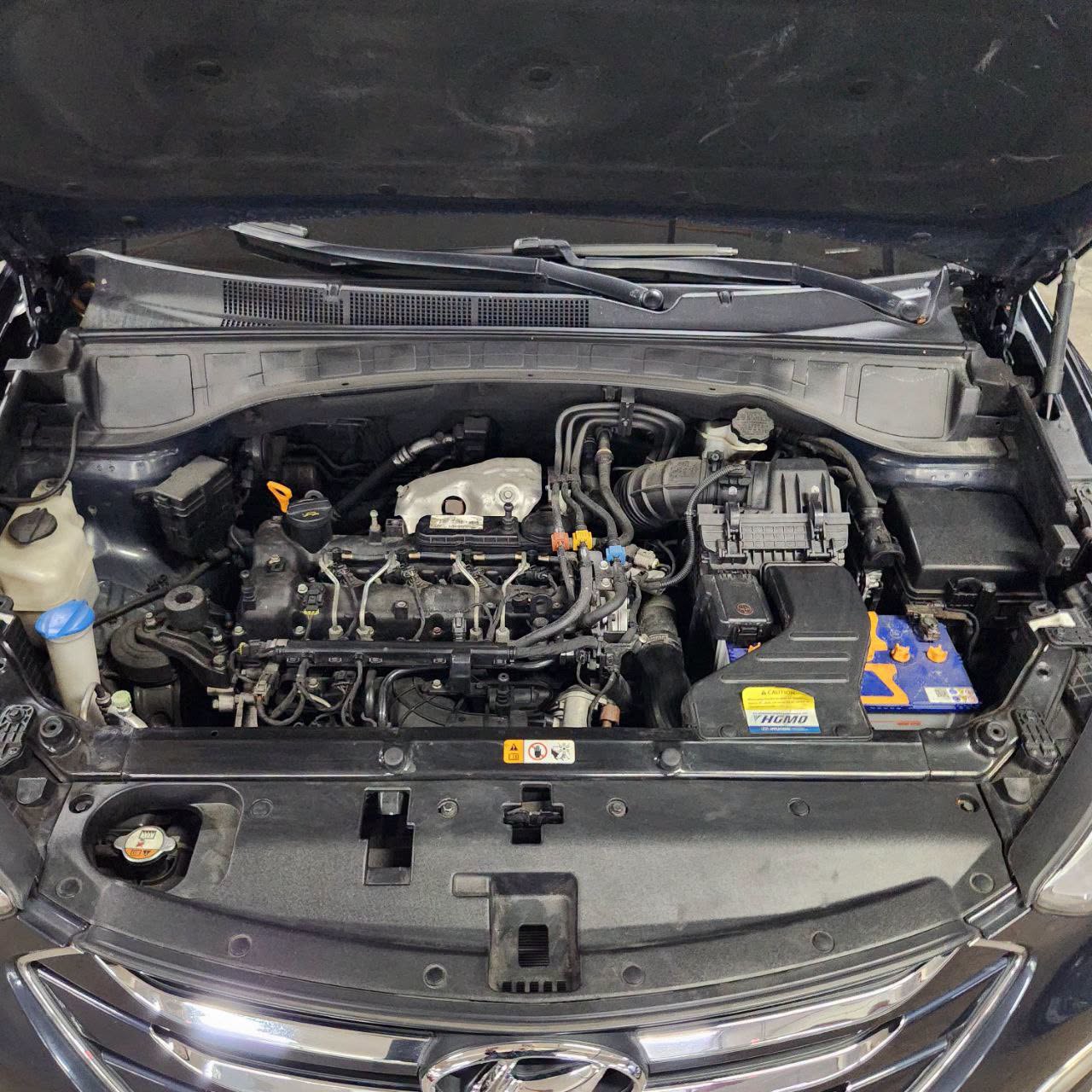 
								2015 Hyundai Santa Fe 2.2L DSL AT full									