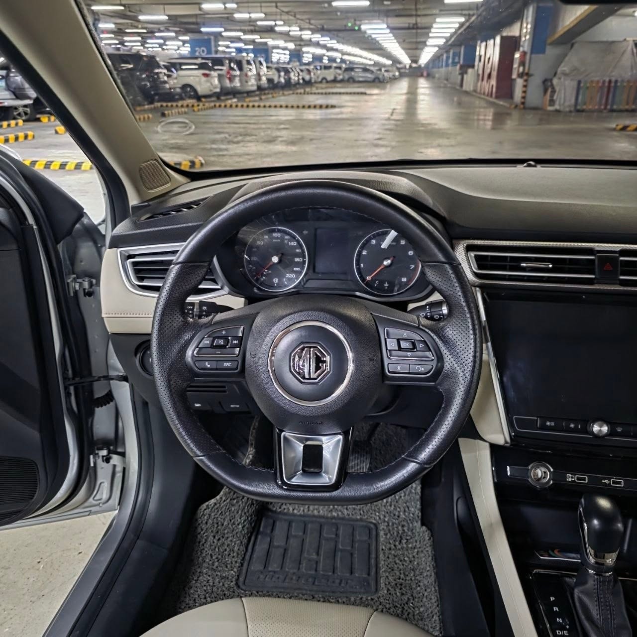 
								2022 MG 5 Style 1.5L CVT AT full									