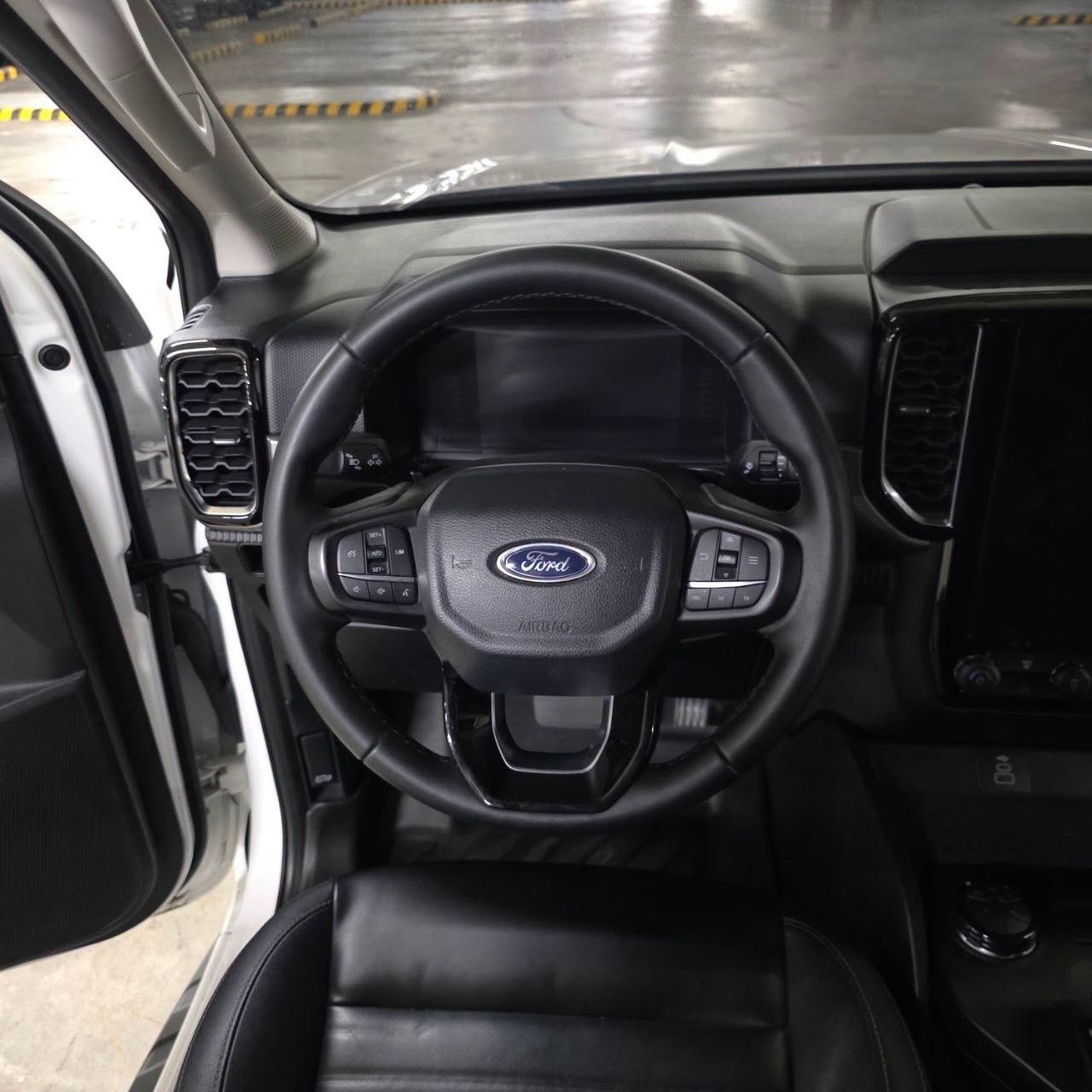 
								2025 Next-Gen Ford Ranger Sport 2.0L 4X4 DSL AT full									