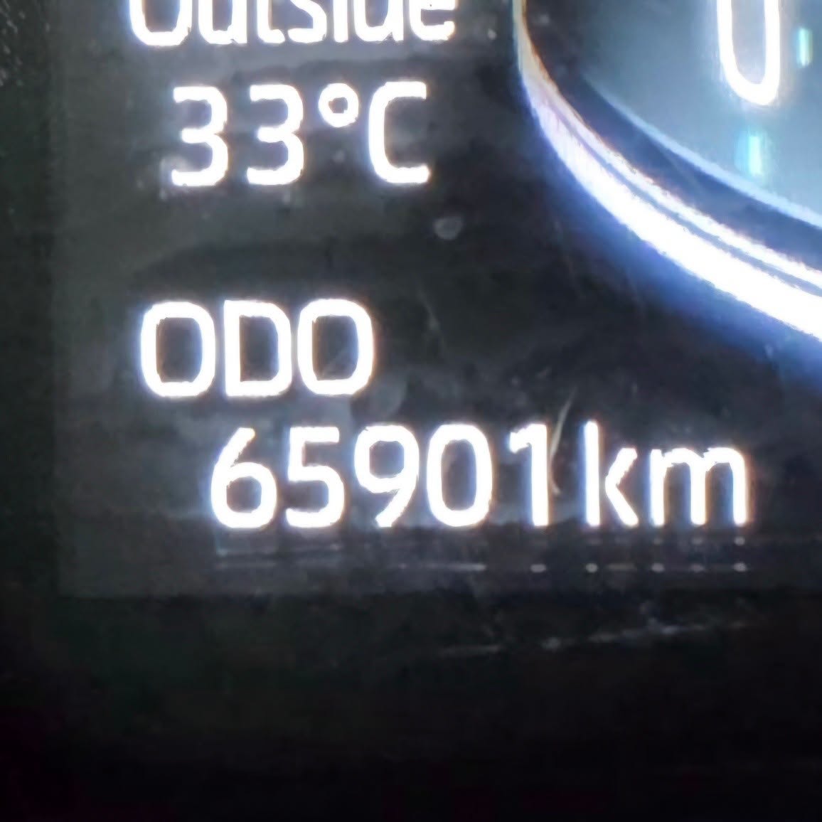 
								2024 Toyota Veloz 1.5 E AT full									