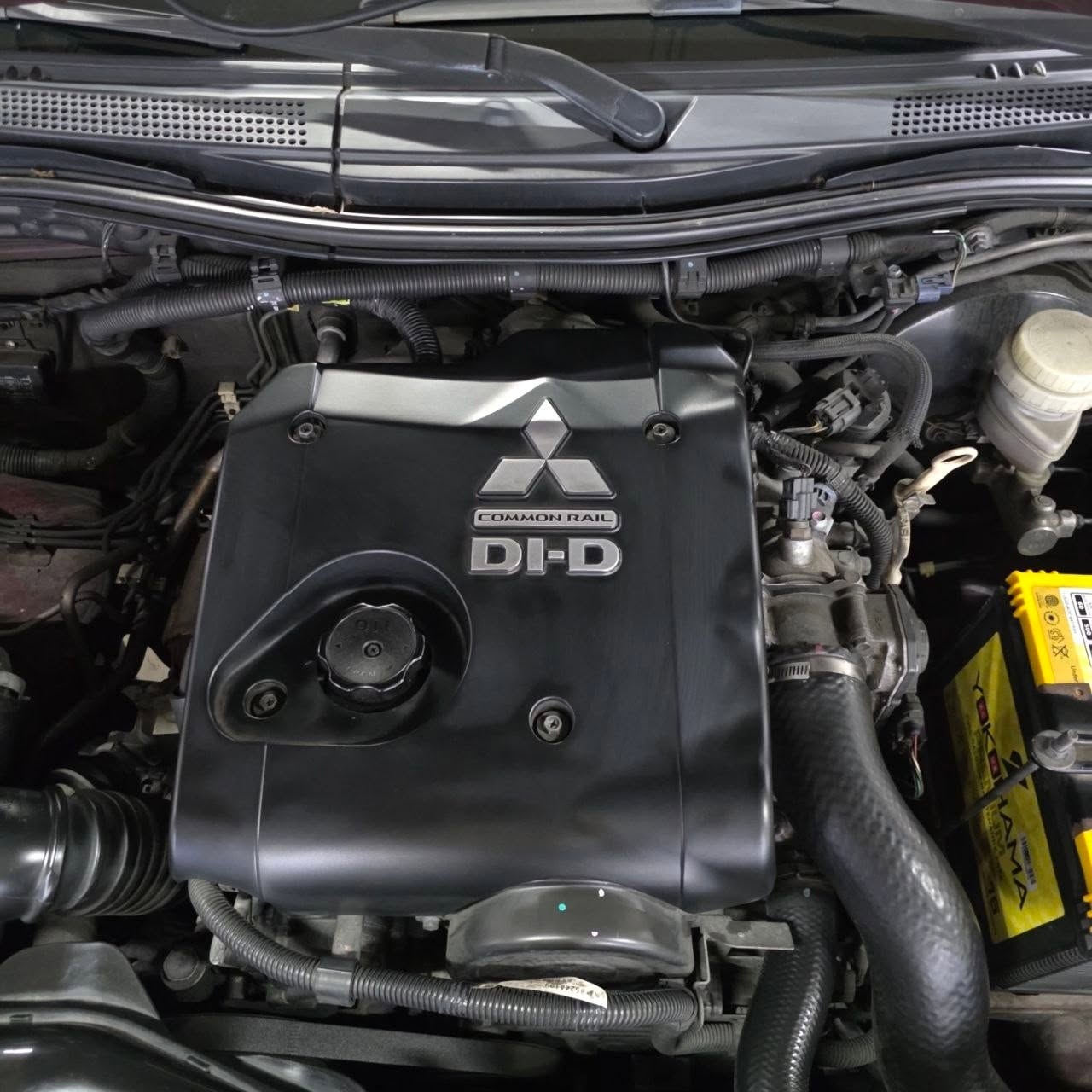 
								2015 Mitsubishi Montero GLX DSL AT full									