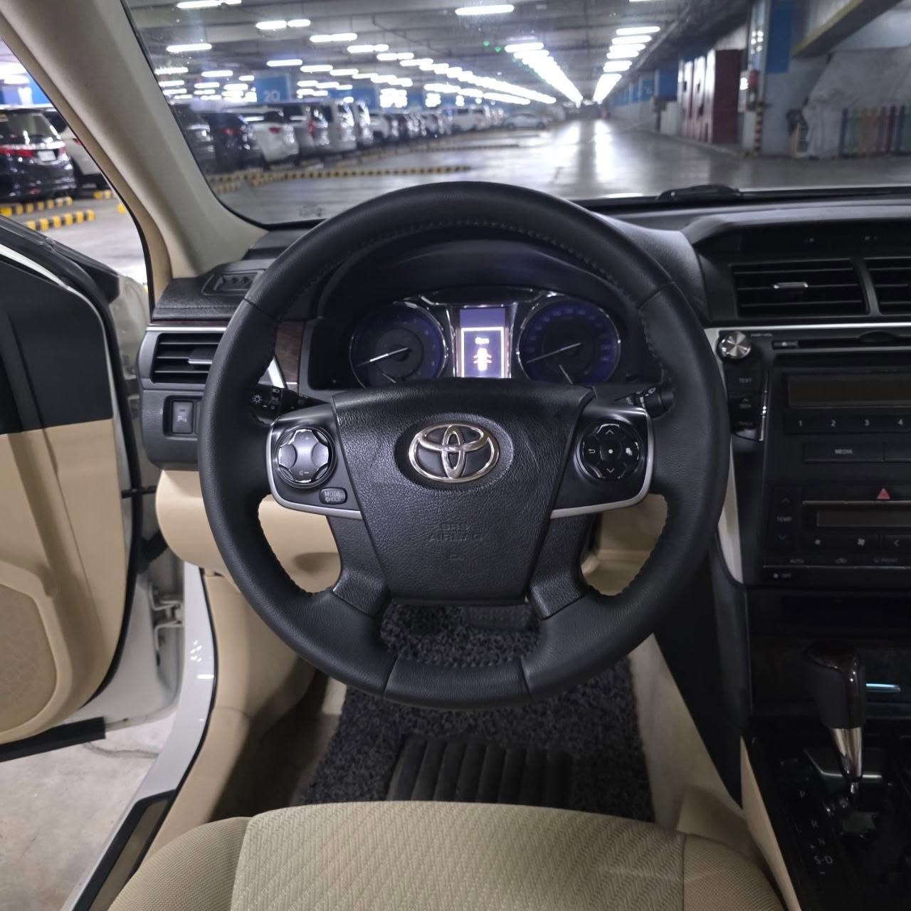 
								2016 Toyota Camry 2.5L G AT full									