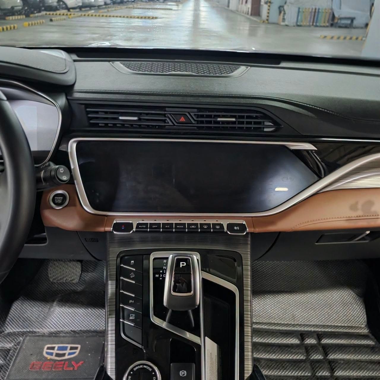 
								2023 Geely Azkarra Luxury 1.5L 4WD Hybrid AT full									