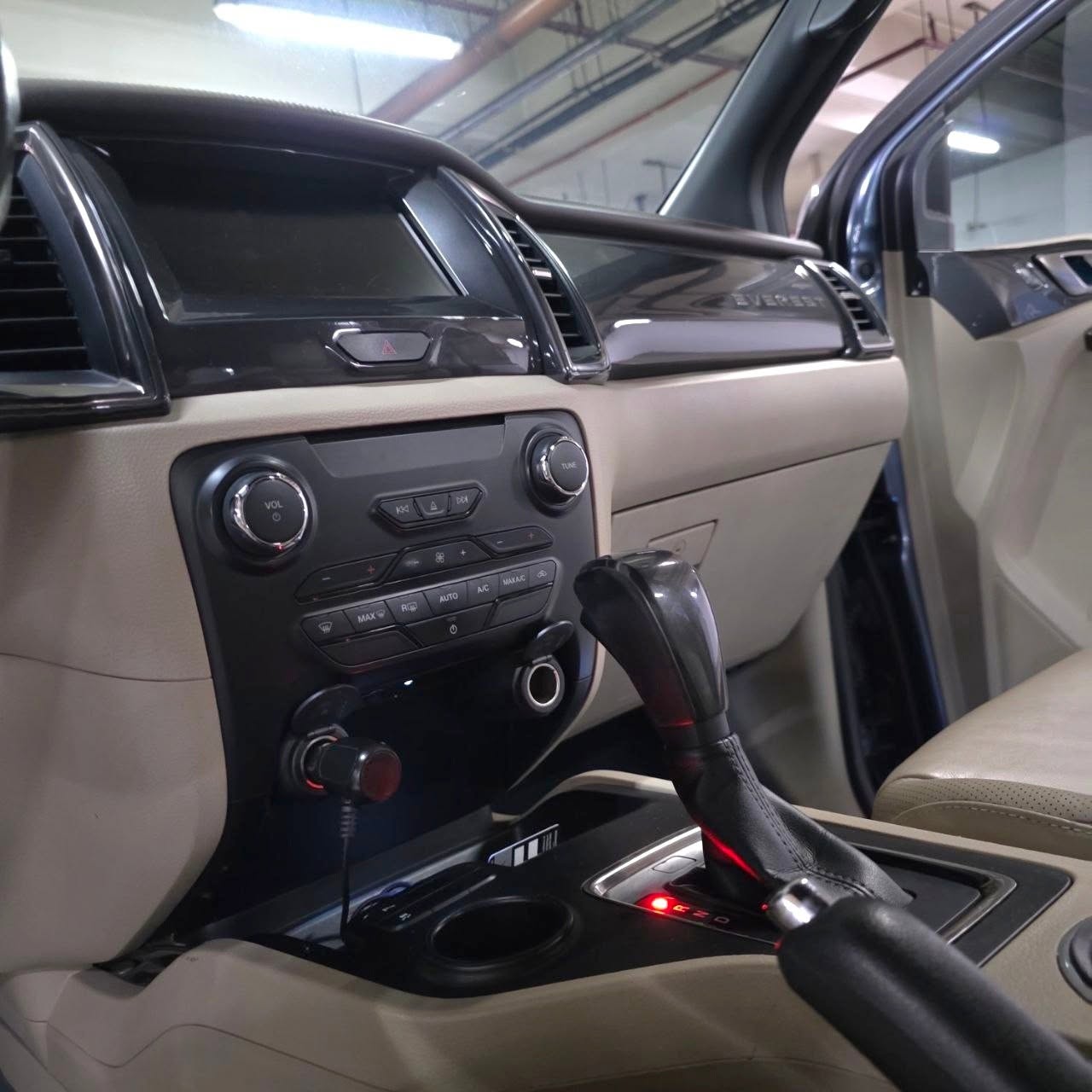 
								2016 Ford Everest Titanium 4×2 2.2L DSL AT full									