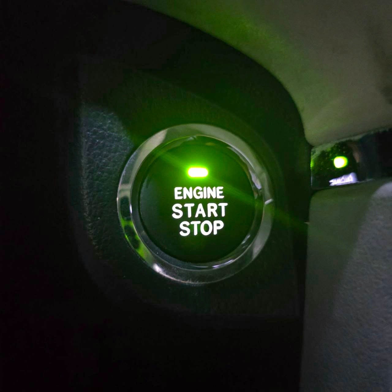 
								2022 Toyota Rush 1.5 G CVT AT full									
