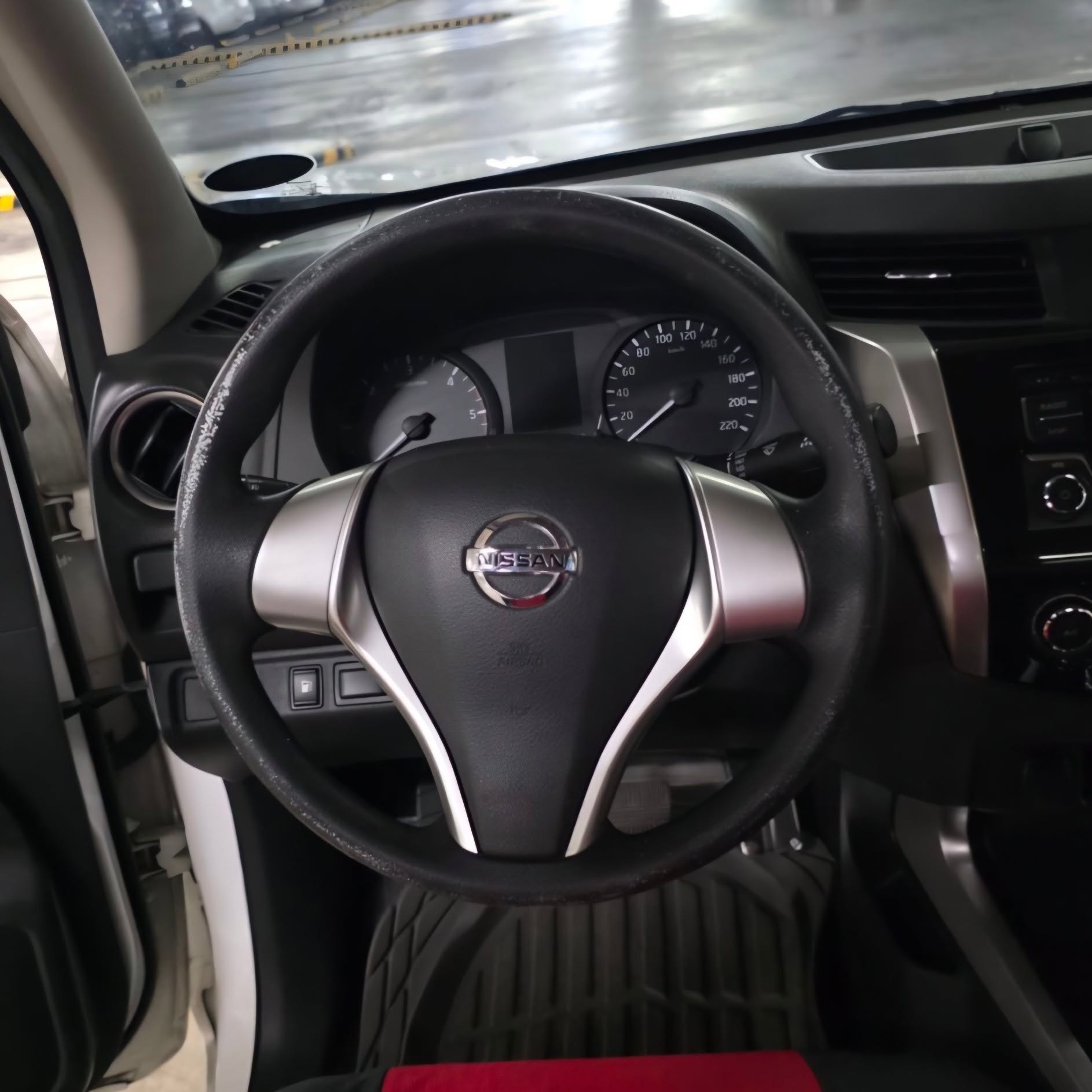 
								2019 Nissan Navara EL Calibre 4×2 2.5L DSL AT full									