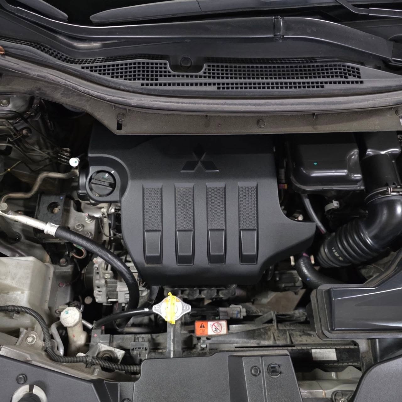 
								2025 Mitsubishi Xpander 1.5L GLX MT full									