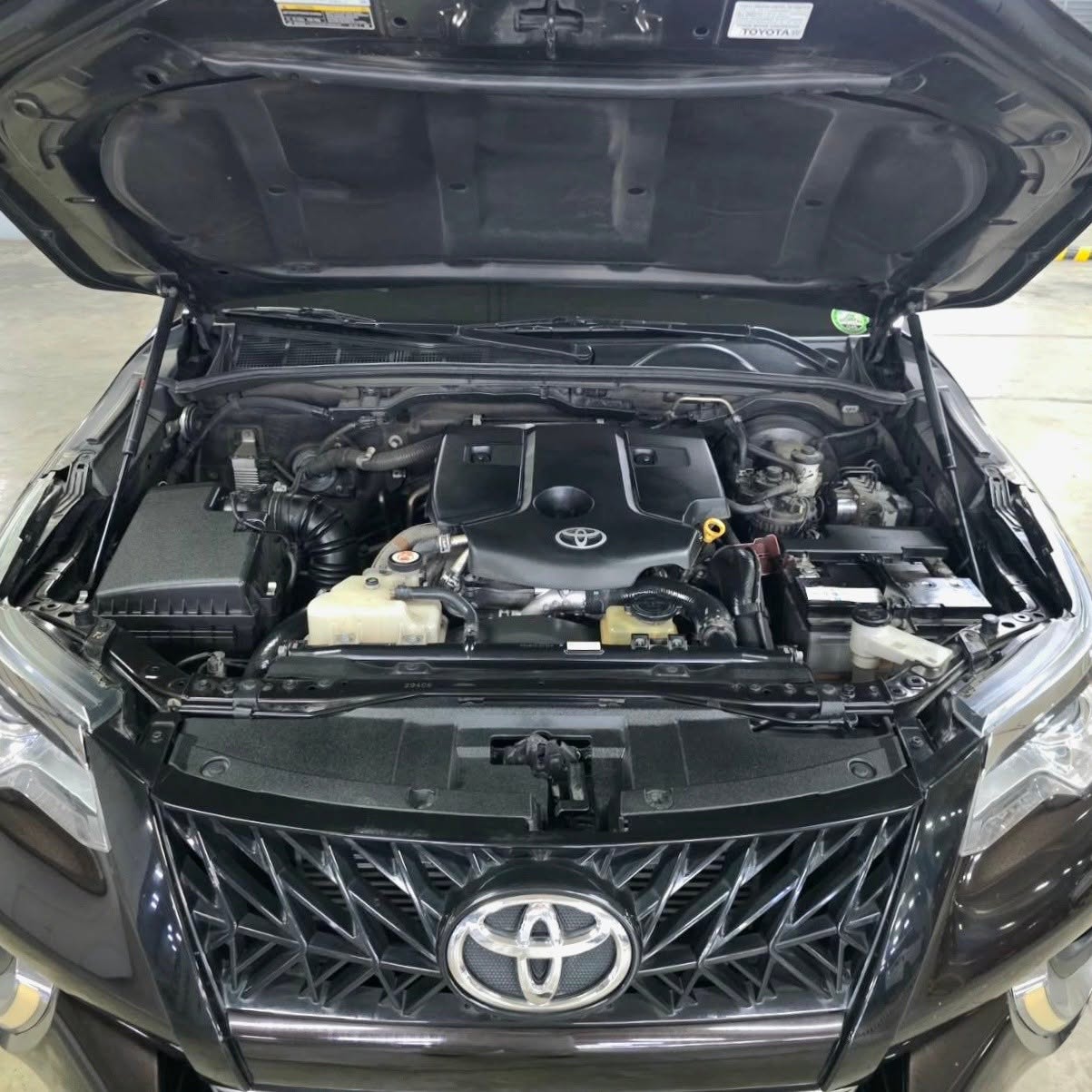 
								2020 Toyota Fortuner 2.4L G DSL AT full									