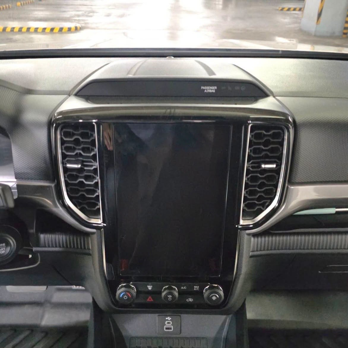 
								2025 Next-Gen Ford Ranger Sport 2.0L 4X4 DSL AT full									