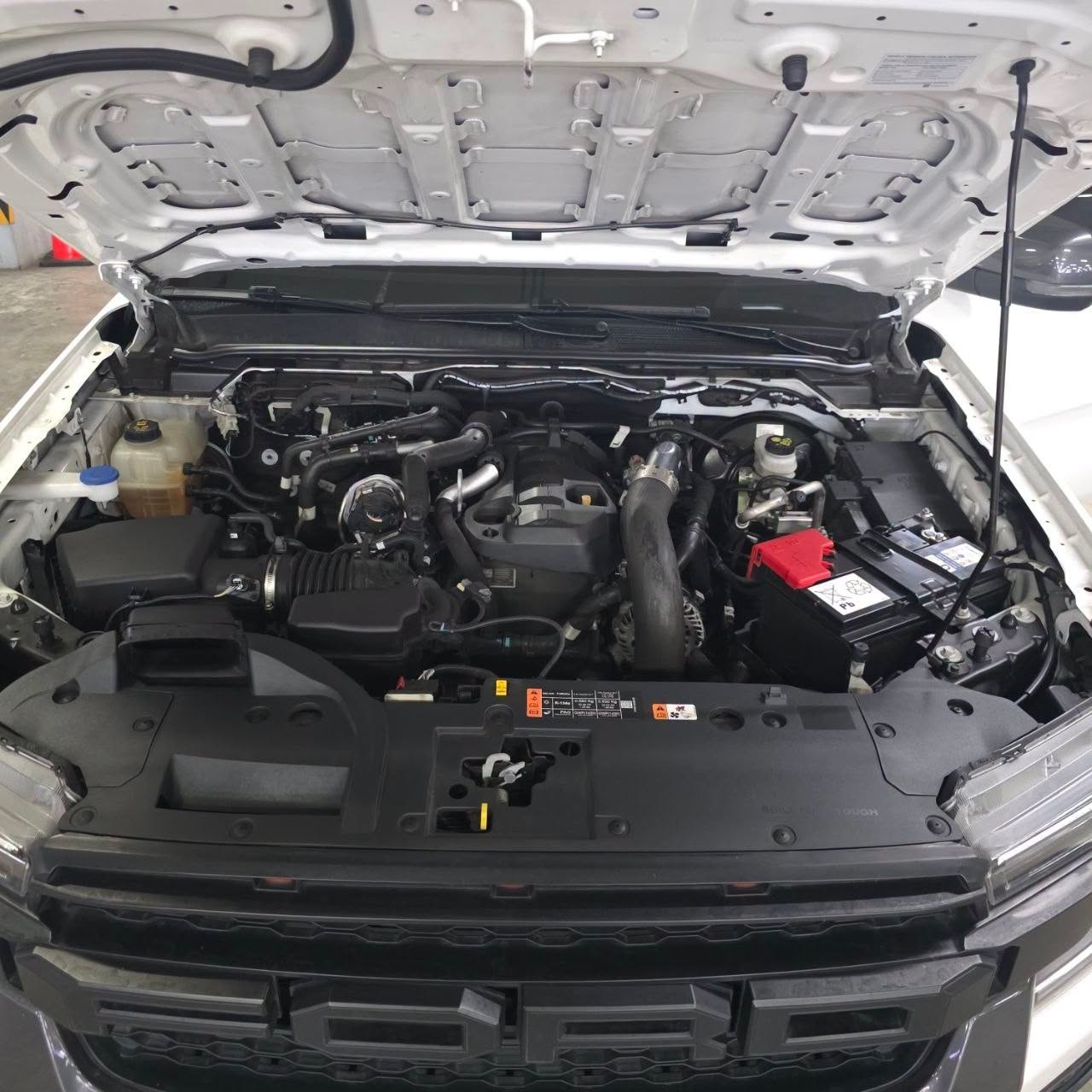 
								2025 Next-Gen Ford Ranger Sport 2.0L 4X4 DSL AT full									