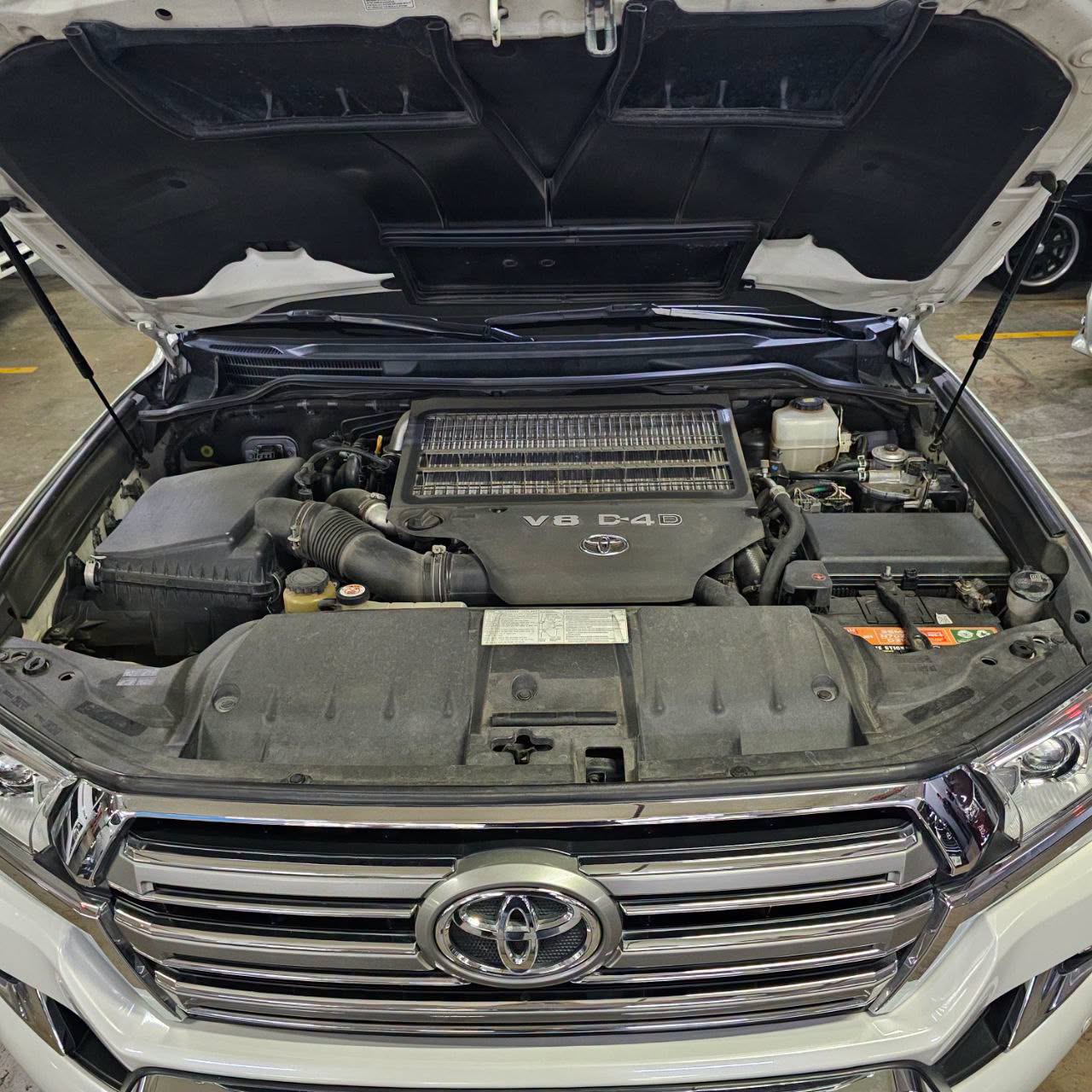 
								2018 Toyota Land Cruiser 200 VX Premium 4×4 4.5L V8 DSL AT full									