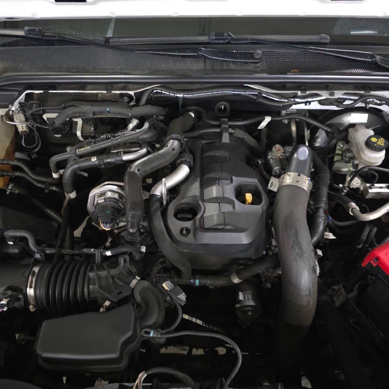 
								2025 Next-Gen Ford Ranger Sport 2.0L 4X4 DSL AT full									