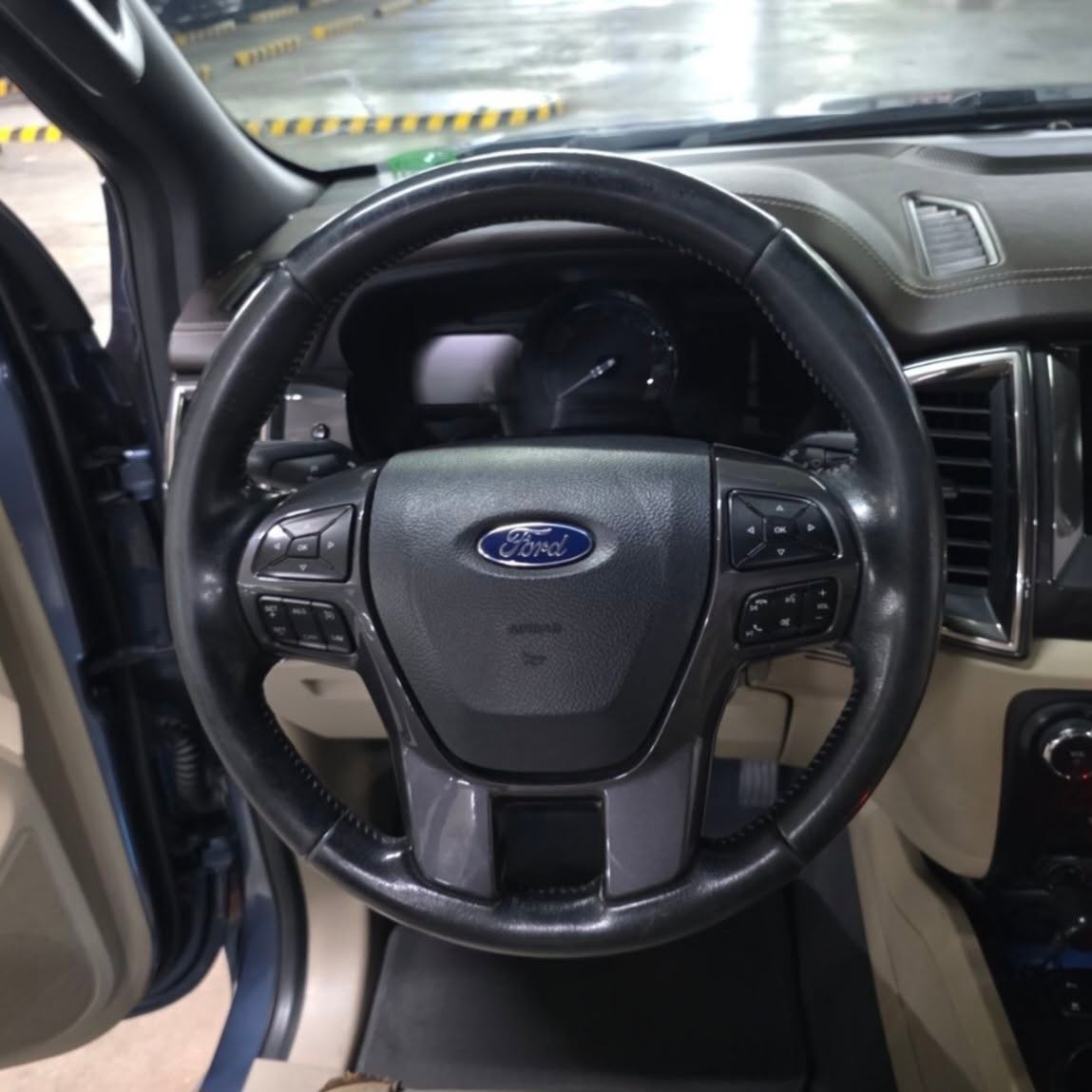 
								2016 Ford Everest Titanium 4×2 2.2L DSL AT full									