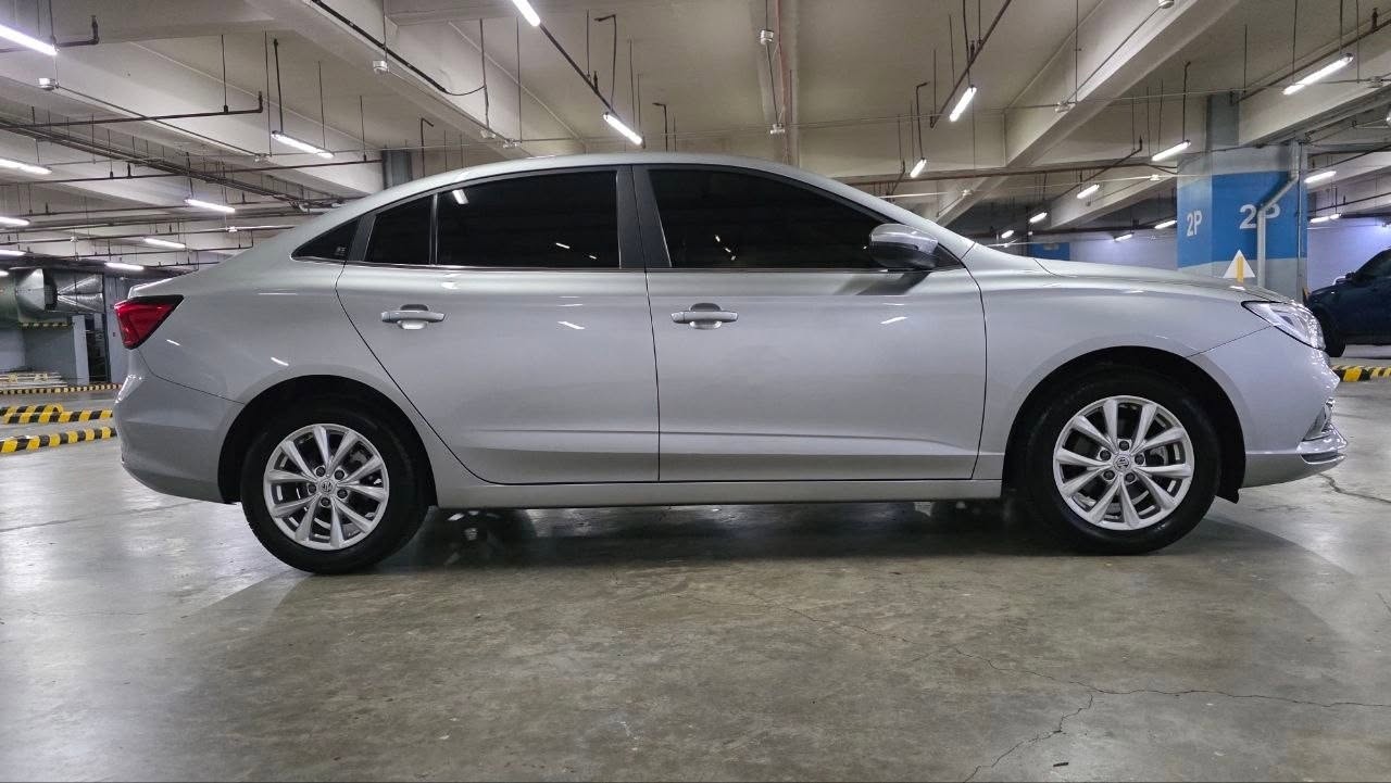 
								2022 MG 5 Style 1.5L CVT AT full									