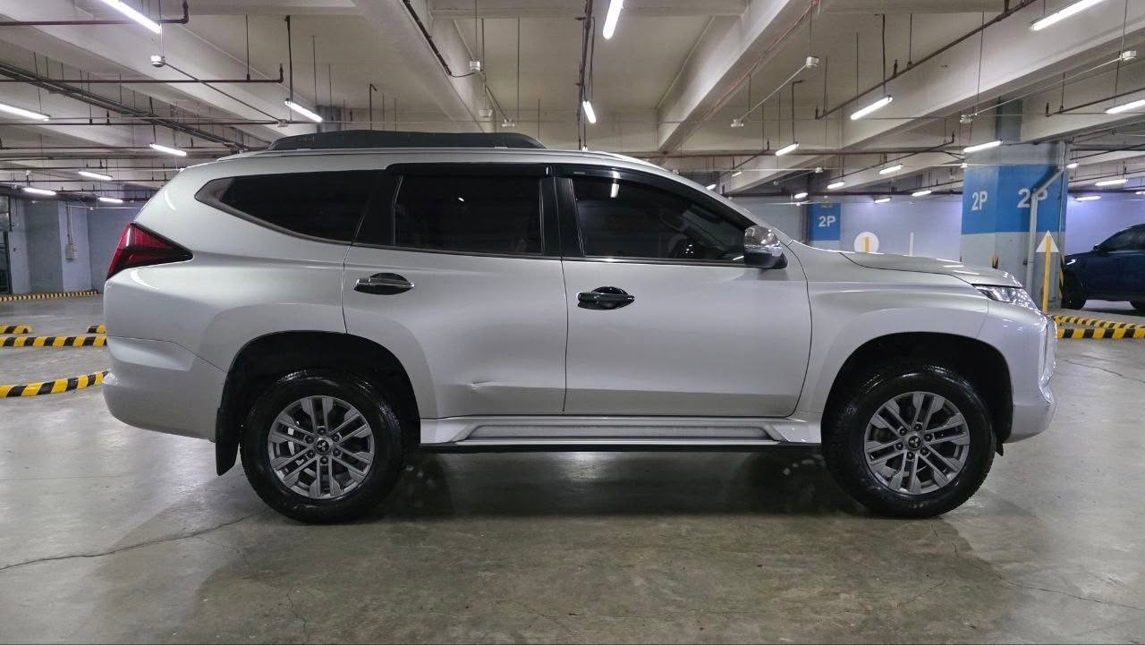 
								2023 Mitsubishi Montero Sport GLX 4X2 2.4L DSL MT full									
