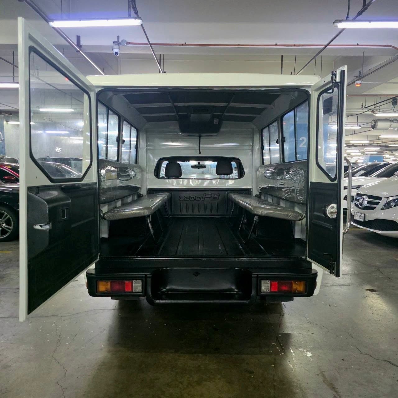 
								2016 Mitsubishi L200 Cab and Chassis 2.5L DSL MT full									